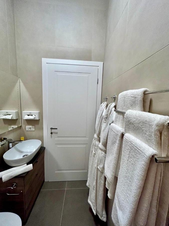 King'S Suite - Quiet And Refined In The Heart Of Milano Esterno foto